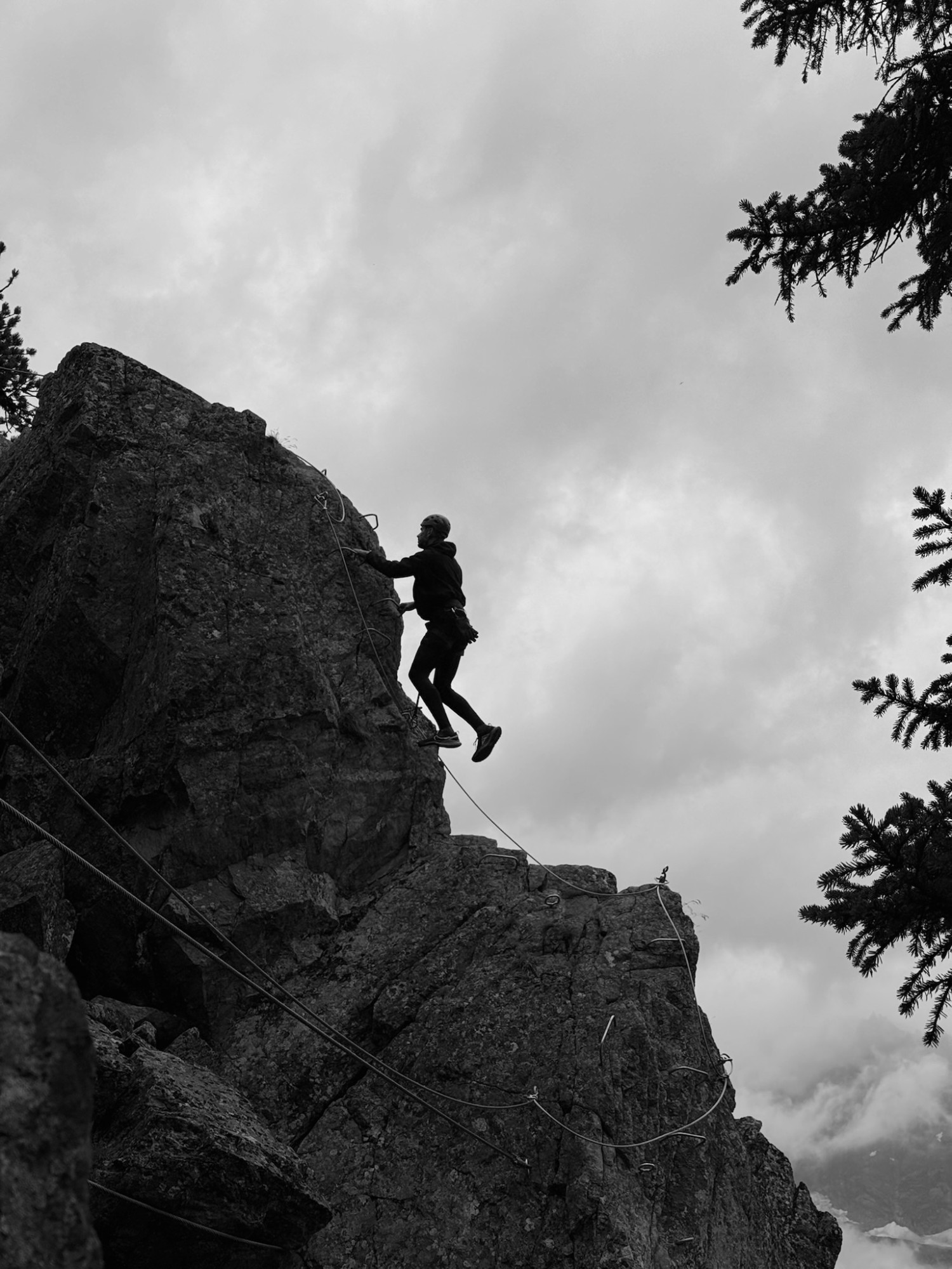 Перша скеля — людина на маршруті